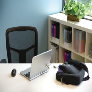 Picture of Kensington Simply Portable 12'' Neoprene Sleeve - Black