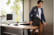 Picture of Kensington Contour 2.0 15.6" Business Laptop Briefcase
