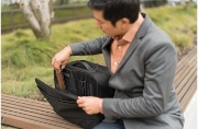 Picture of Kensington Contour™ 2.0 Business Laptop Roller — 17"