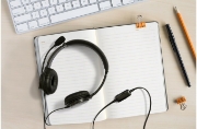 Picture of Kensington HiFi USB Headphones with Mic and Volume Control Buttons