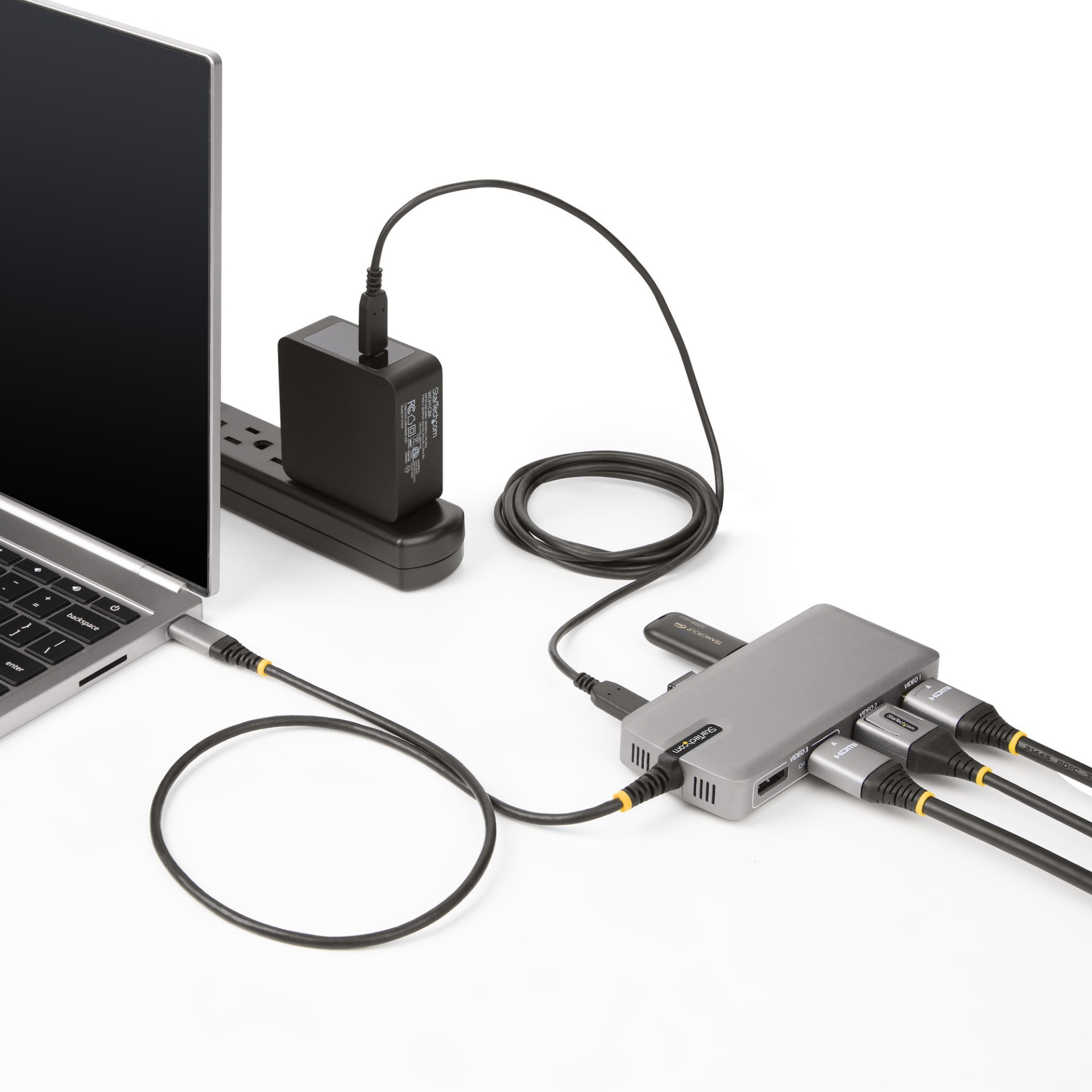 StarTech.com USB-C Triple Monitor Multiport Adapter, Dual 4K 60Hz + 4K ...