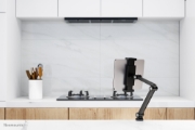 Afbeeldingen van Neomounts DS15-545BL1 Tablet houder bureauklem 4.7-12.9" - universeel - full motion