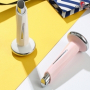 Image de Cenocco Beauty Masseur facial magnétique à micro-vibrations avec LED
