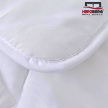 Show details for Herzberg HG-22067WD: 4-Star Quality White Duvet - 200x200cm Picture of Herzberg HG-22067WD: 4-Star Quality White Duvet - 200x200cm
