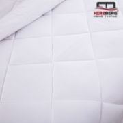 Image de Herzberg HG-24267WD: Couette Blanche De Qualité Hôtelière 4 Étoiles - 240x200cm