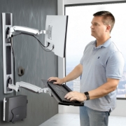 Image de StarTech.com Poste de Travail Mural, Support VESA de Moniteur/Écran 32" Support pour Écran/Moniteur (10kg) - Support d'Écran Entièrement Articulé et Tablette Murale pour PC et pour Clavier