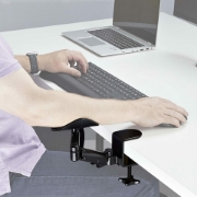 Image de StarTech.com Repose Bras Articulé Ergonomique pour Bureau, Support Ergonomique Réglable pour Bras/Coude, Rotation à 360 Degrés, Repose-Bras/Appui-Bras avec Installation par Serrage sans Perçage, Noir