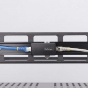 Image de StarTech.com Séparateur de Réseau Gigabit à 1 Port, Coupleur Ethernet RJ45 Compact en Ligne avec Isolation Galvanique 4kV, IP40, Isolateur de Réseau, Montable sur Rail DIN, Conforme TAA
