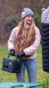 Afbeeldingen van APC SE OffGrid Portable Power Station 330 - Li-Ion accu, LCD, 2x stopcontact, 3x USB-A, 1x USB-C, 1x 12V, draadloze lader