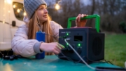 Afbeeldingen van APC SE OffGrid Portable Power Station 330 - Li-Ion accu, LCD, 2x stopcontact, 3x USB-A, 1x USB-C, 1x 12V, draadloze lader