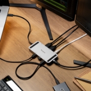 Image de Targus DOCK429GL station d'accueil Avec fil USB4 Argent