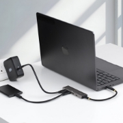 Image de StarTech.com Hub USB-C à 4 Ports, 10 Gbps, Recharge PD 100 W, 4 Ports USB-C, Protection contre les Surintensités, Aluminium PCR, Compatible MacBook / Dell / ThinkPad / HP / iPad / Tablette