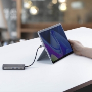 Image de StarTech.com Adaptateur Multiport USB-C vers HDMI, Recharge PD 140W, 4K 60Hz, Hub USB 3 Ports 10 Gbps, Lecteur de Carte SD, 2,5 GbE, Mini Dock pour MacBook / Dell / ThinkPad / HP